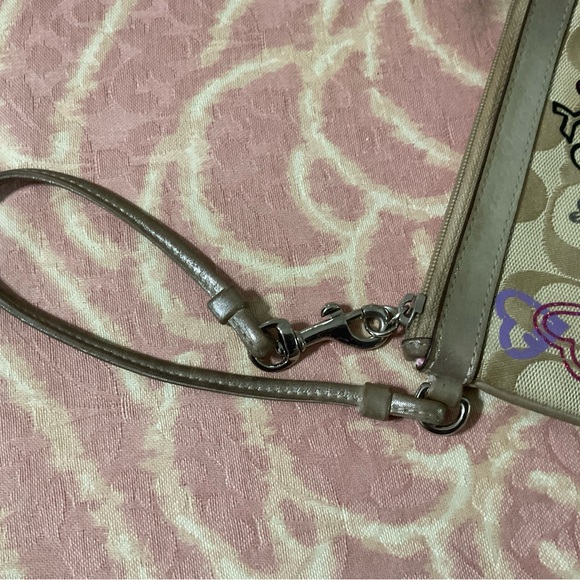 Coach Poppy Wristlet